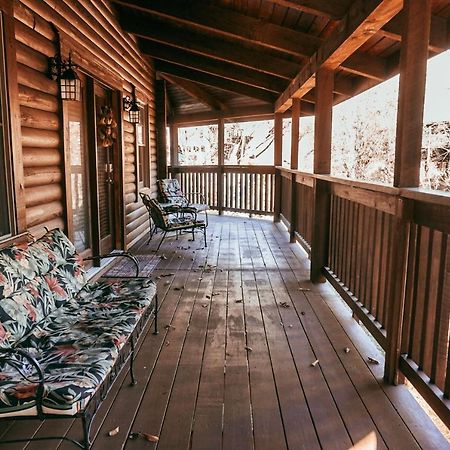 Mama Bear'S Retreat Villa เซอเวียร์วีล ภายนอก รูปภาพ