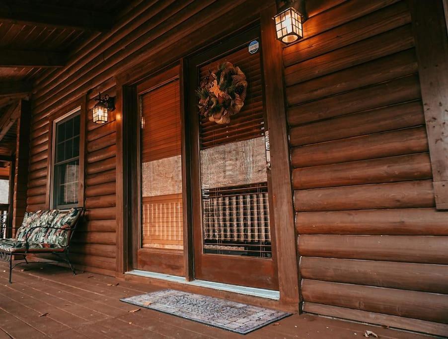 Mama Bear'S Retreat Villa เซอเวียร์วีล ภายนอก รูปภาพ